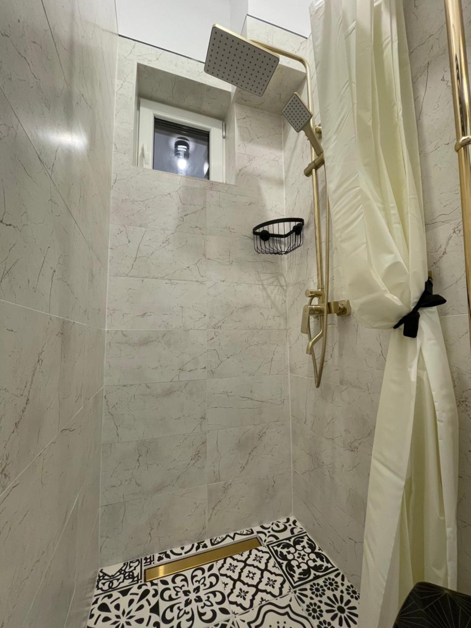 Studio Alice Romana Square Apartment Bucureşti Exterior foto
