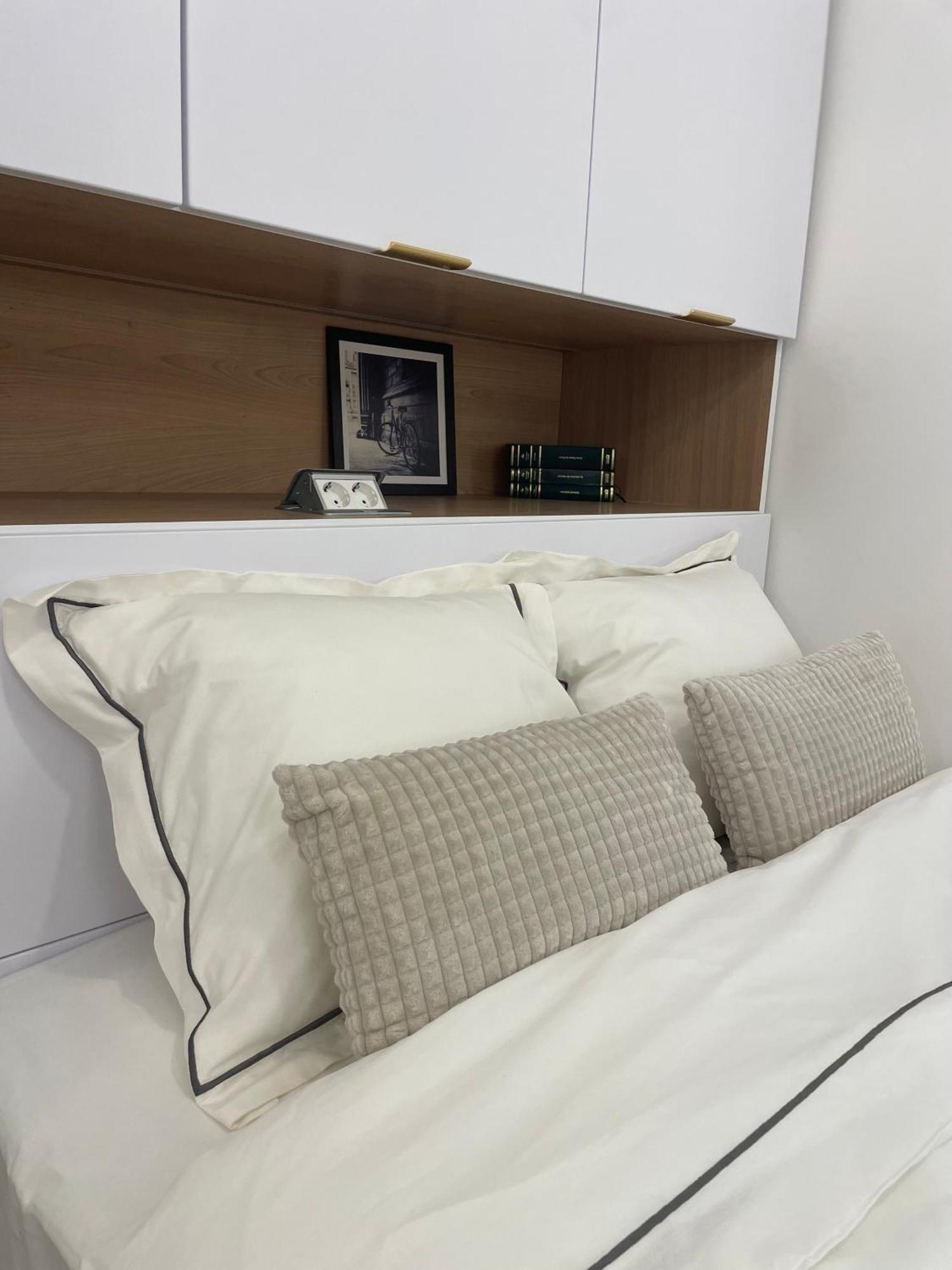 Studio Alice Romana Square Apartment Bucureşti Exterior foto